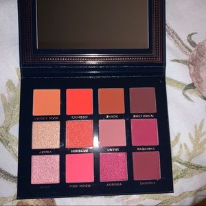 Ace Beaute Eyeshadow Palette